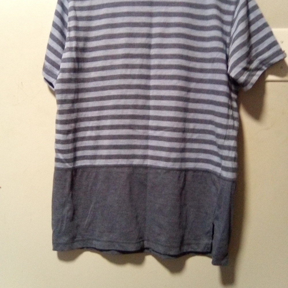 ASHLY Brent ladies short sleeve pullover blue stripe top. Size medium. - Picture 5 of 8